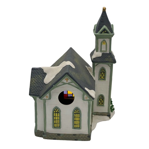 Santa's Workbench Cedar Valley Chapel Lighted Building Towne Series Christmas - Picture 8 of 11